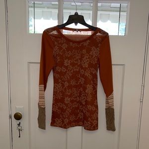 Long sleeve orange BKE top size Small